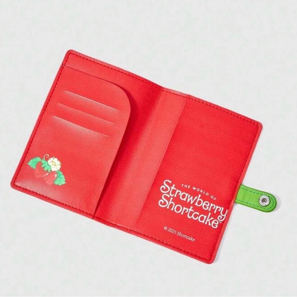 NWOT Charming Strawberry Shortcake Passport Holder - Picture 5 of 6